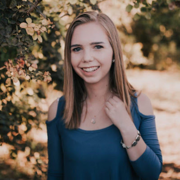 Meet your Posher, Kailee - Picture 1 of 1